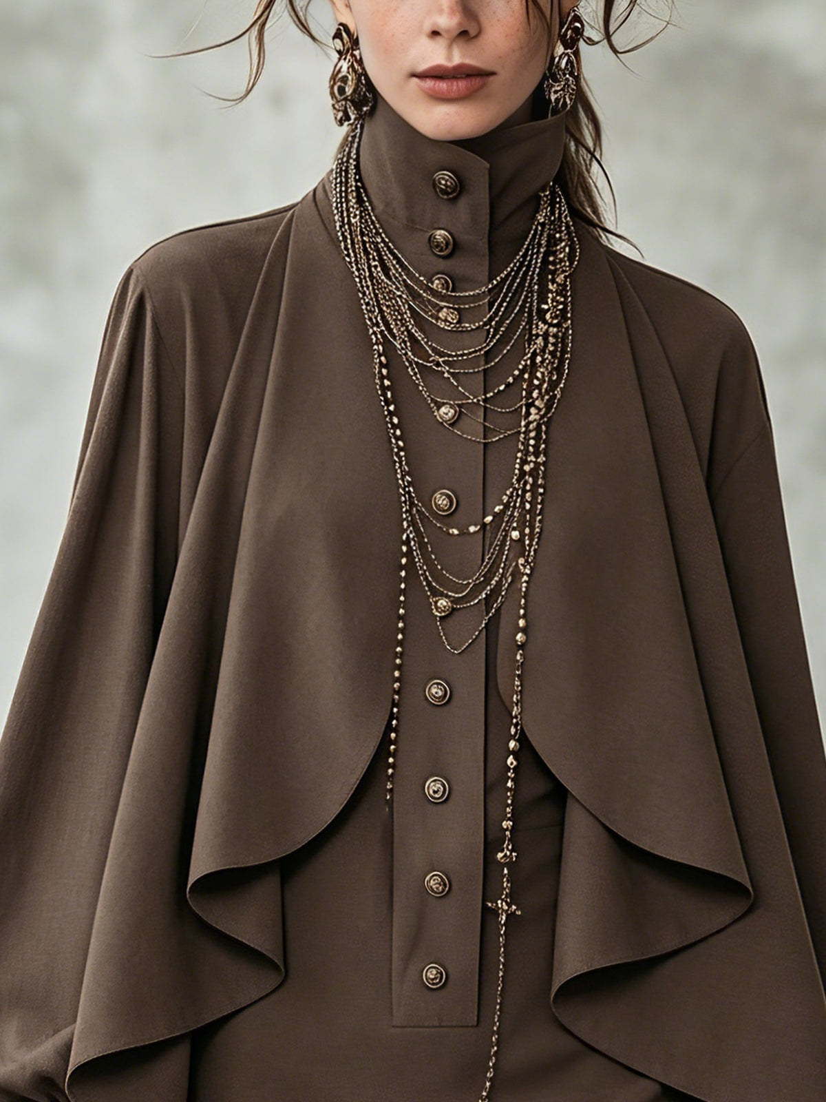 Alba | Robe chocolat à cape