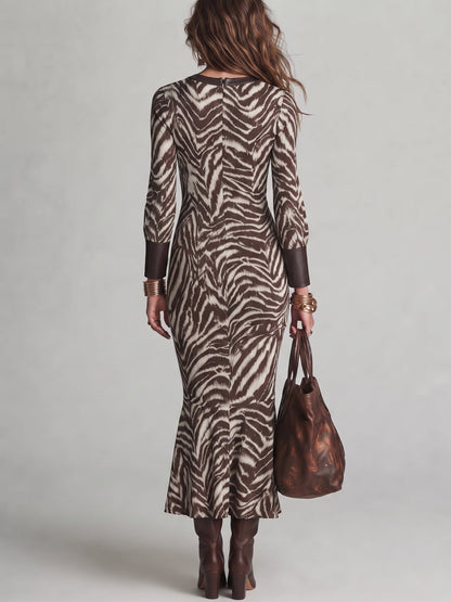 Colette | Robe Zèbre Marron à Décolleté Goutte d'Eau