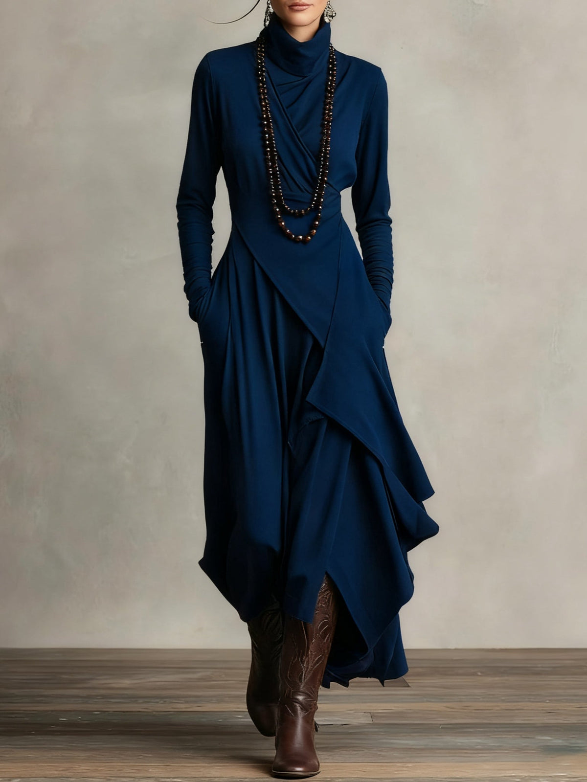 Océane | Robe Longue Plissée Asymétrique à Col Montant